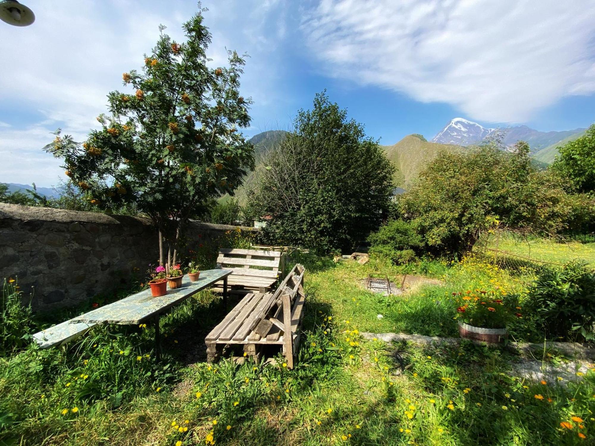 Dato Khetaguri Apartment Kazbegi Eksteriør bilde